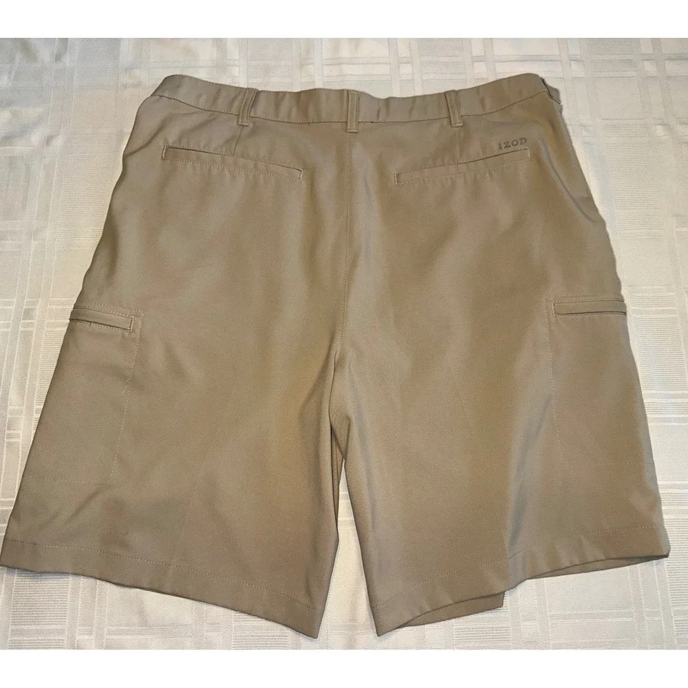 IZOD Golf Shorts Mens 36 Khaki Straight Fit Cargo Performance Stretch Tan